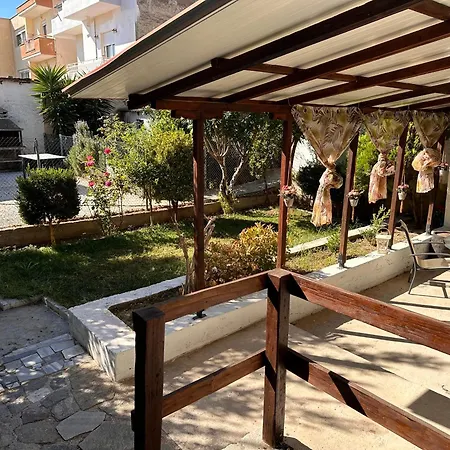 къща с четири спални двор с барбекю Hébergement de vacances