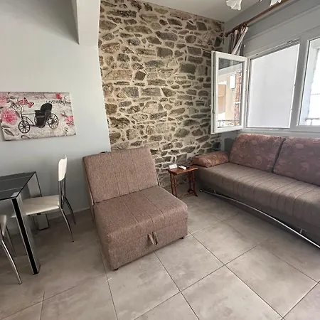 къща с четири спални двор с барбекю Hébergement de vacances *