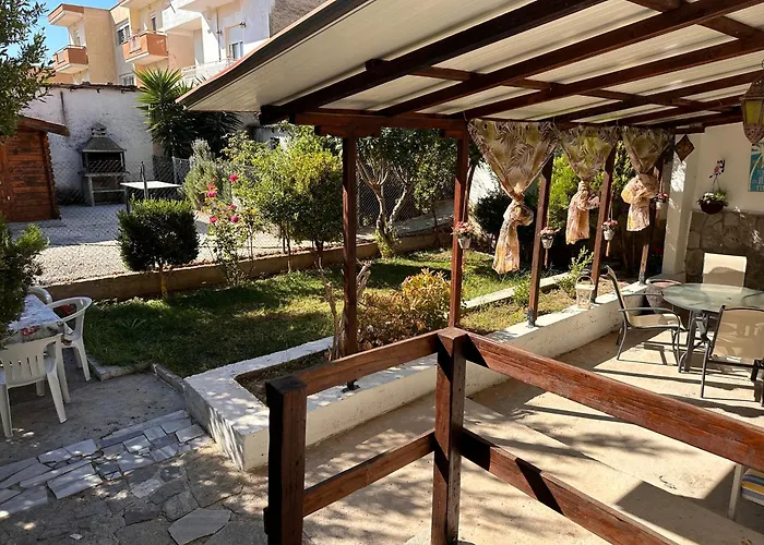 къща с четири спални двор с барбекю Дом отдыха